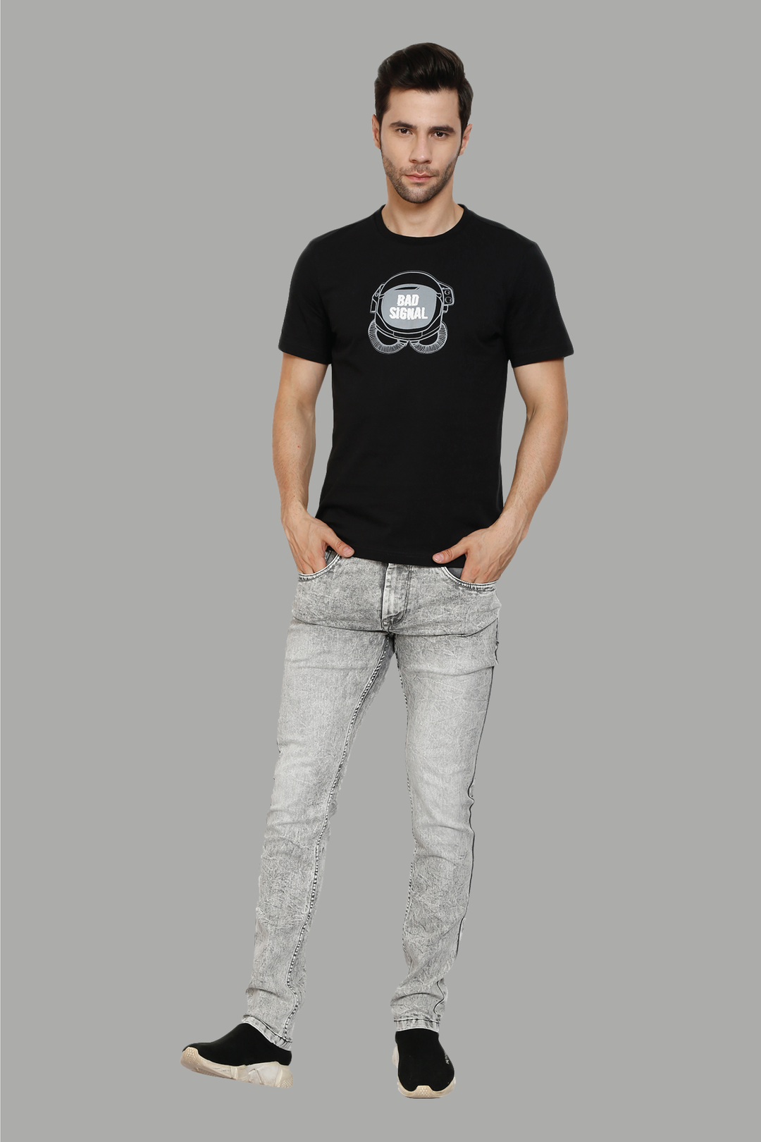 Men's Black Regular Fit Bad Signal Printed Round Neck T-Shirt - Peplos Jeans 