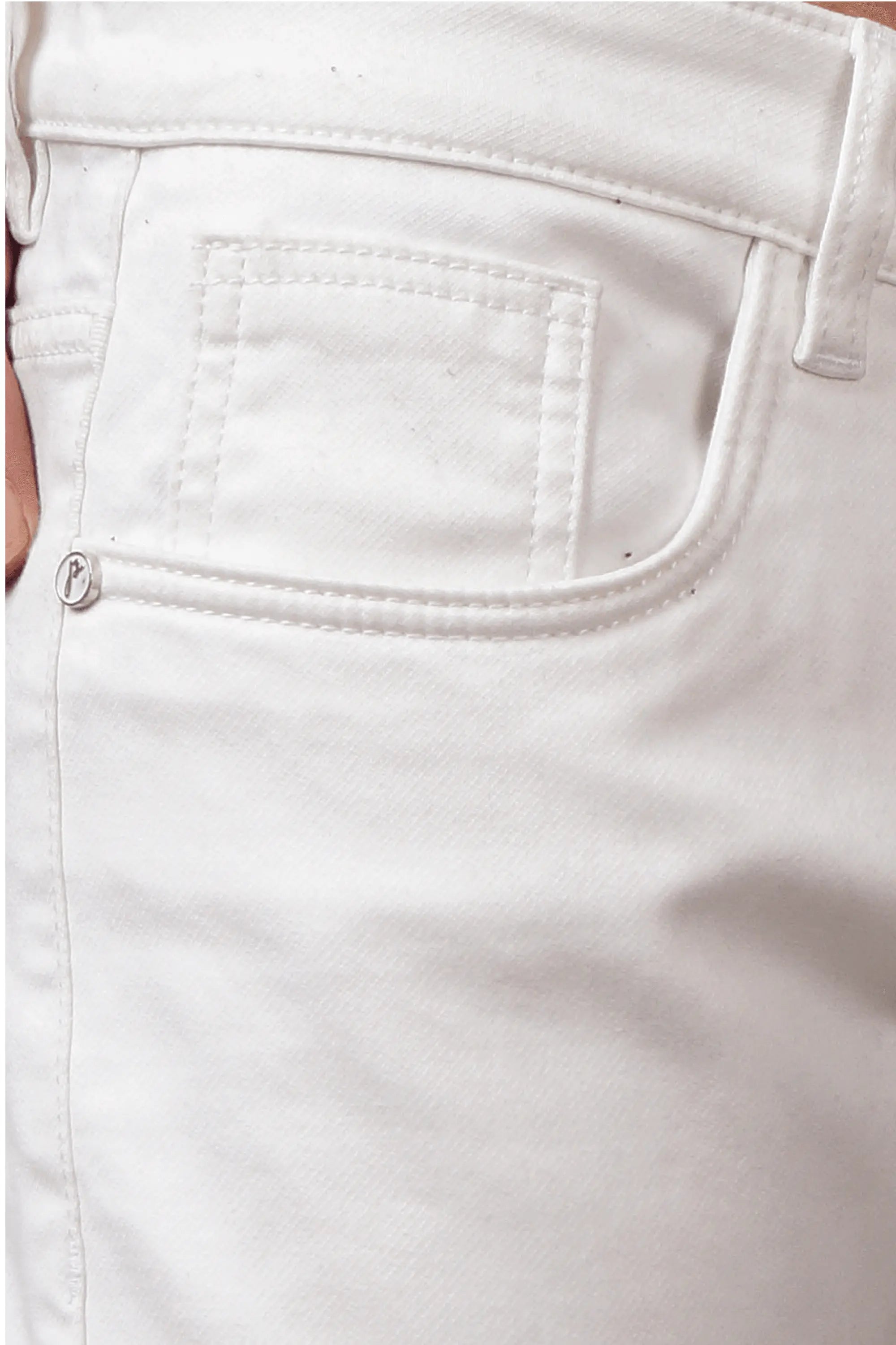 5 Ways to Wear White Jeans Like a French Woman | Most Lovely Things